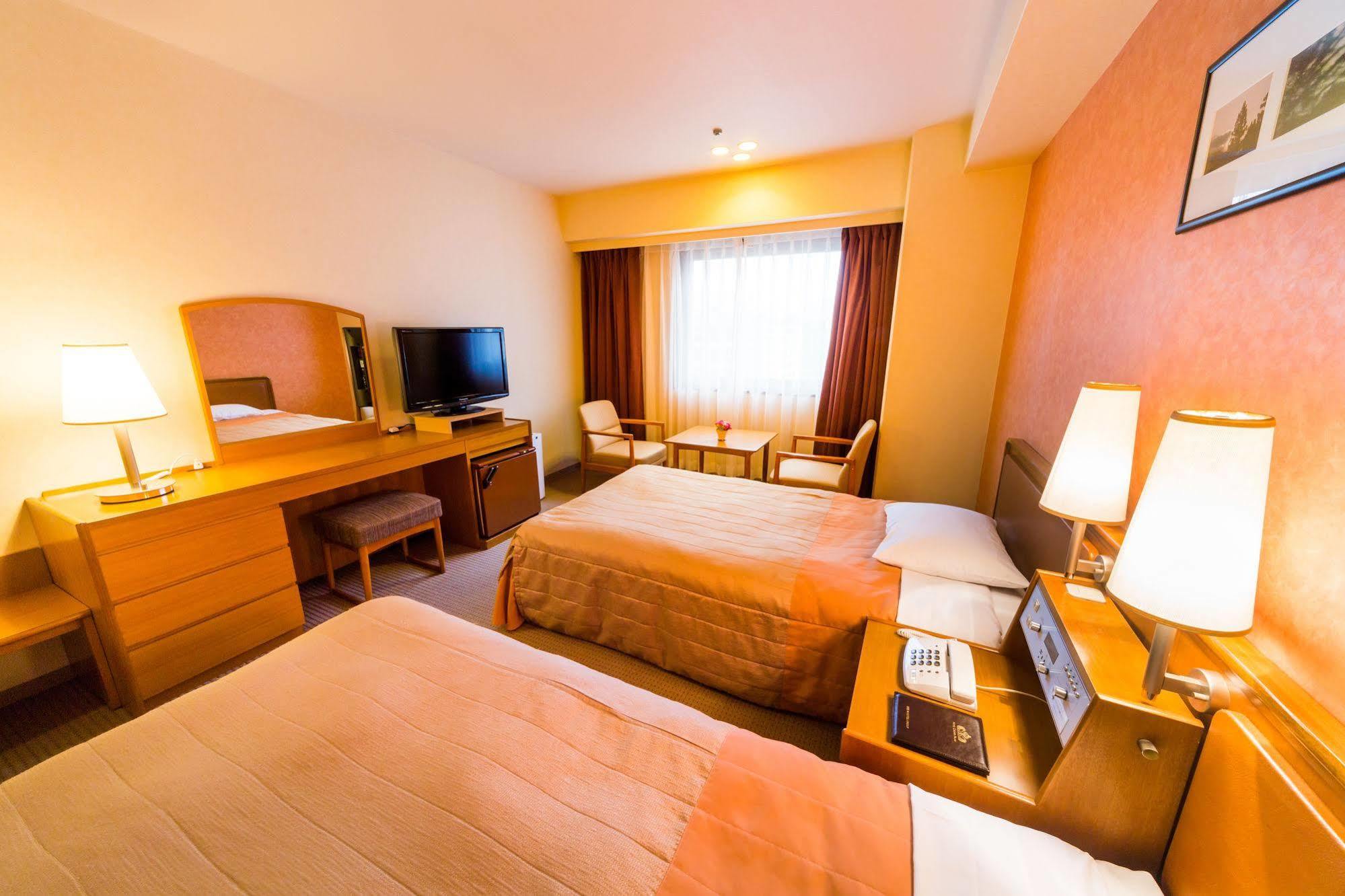 The Crown Palais New Hankyu Kochi Екстериор снимка